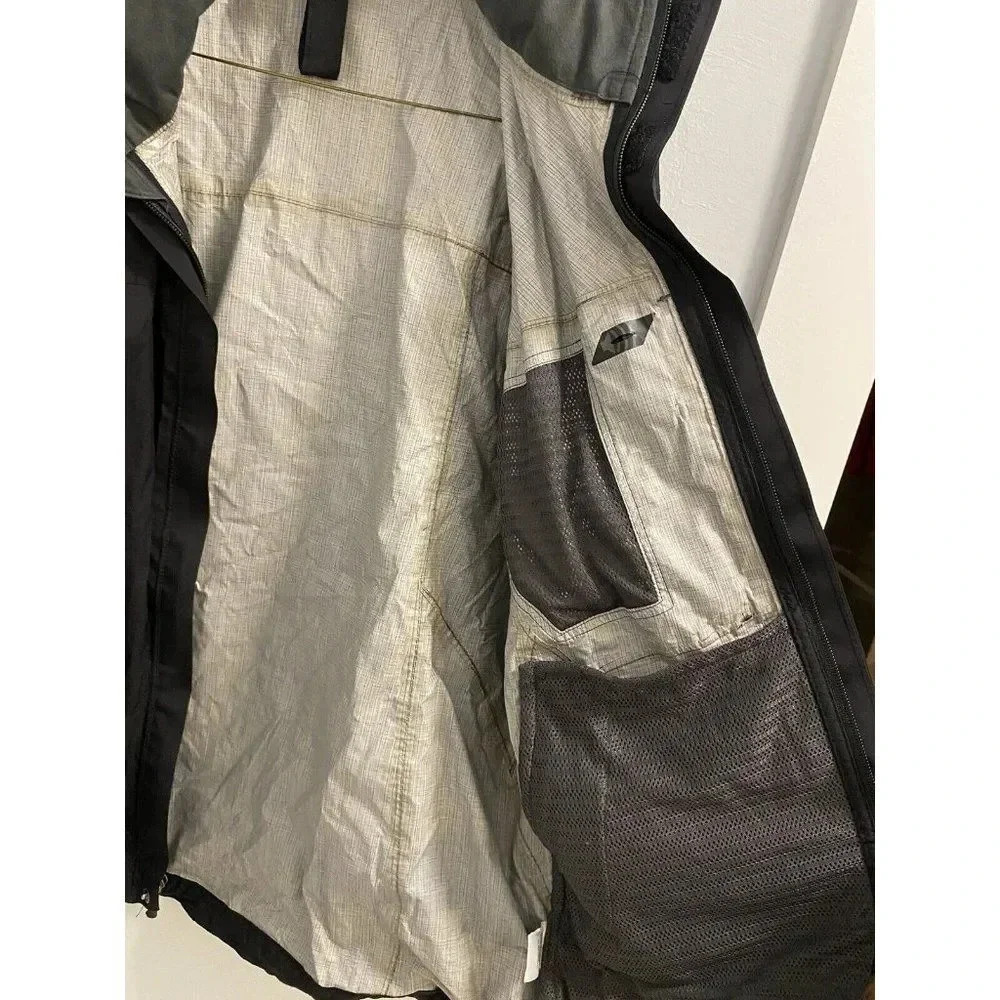 REI ELEMENTS RAIN WATERPROOF WINDBREAKER - SIZE MEDIUM - GREAT CONDITION - Picture 5 of 9
